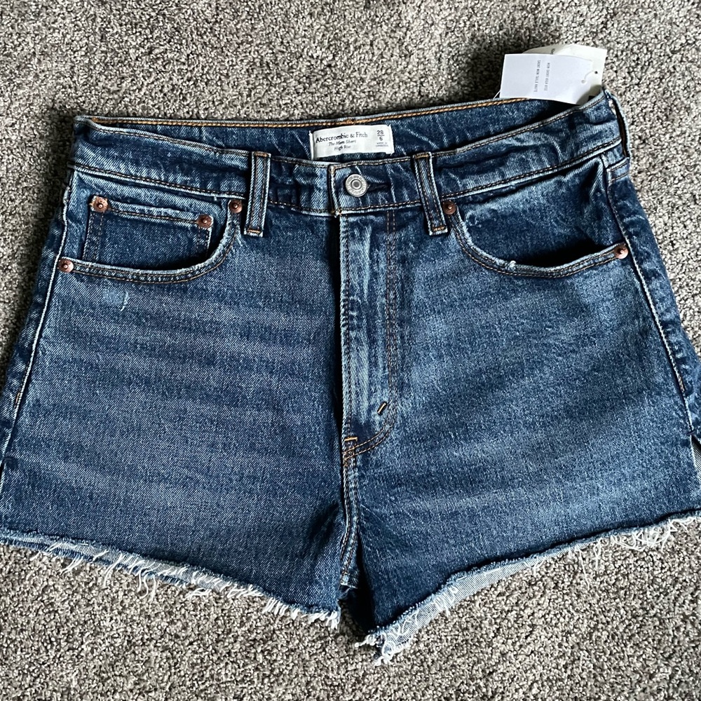 NWT Abercrombie the mom short high rise